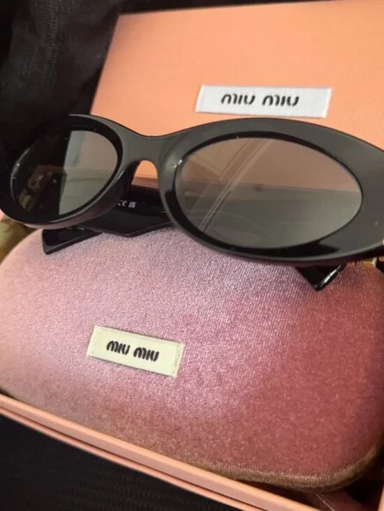 Viral Miu Miu Black Cat-Eye Sunglasses - Picture 2 of 11